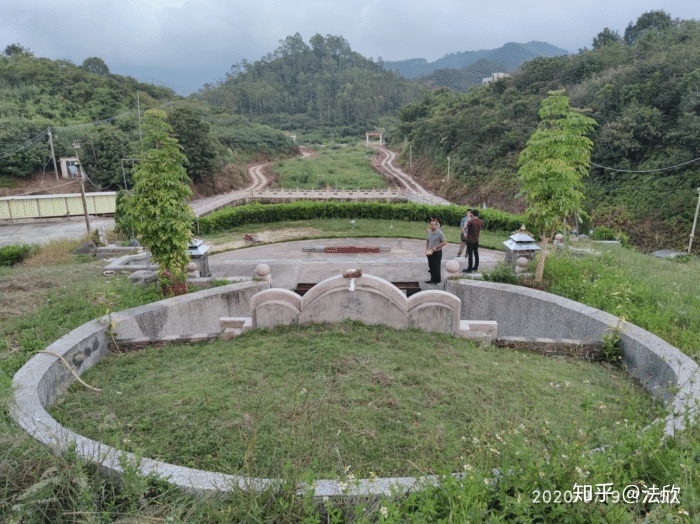 梦见看坟地风水_茌平风水看坟地_风水先生看坟地做道场的经文