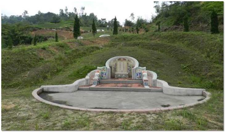 坟地风水真的影响个人财运_风水坟地地填土有什么影响_坟地风水对老二影响