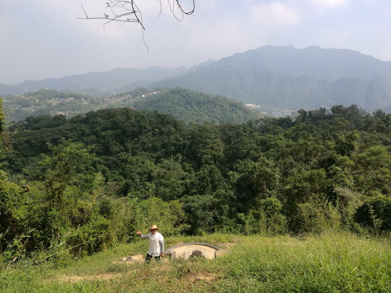 祖坟风水被破 （李向东）胡侃的故事：胡侃山改