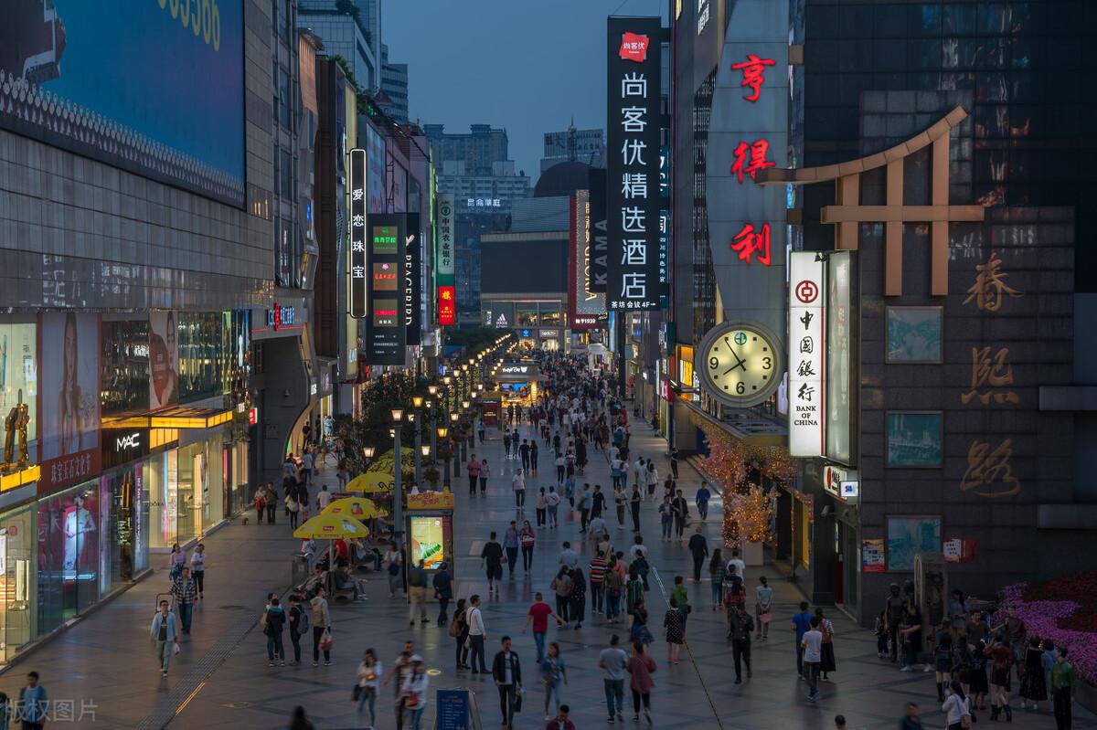 三年口罩阶段，一批批的实体店铺倒下了！